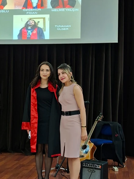 Selçuk Üniversitesi Rus Dili ve Edebiyatı Bölümünde Mezuniyet Coşkusu